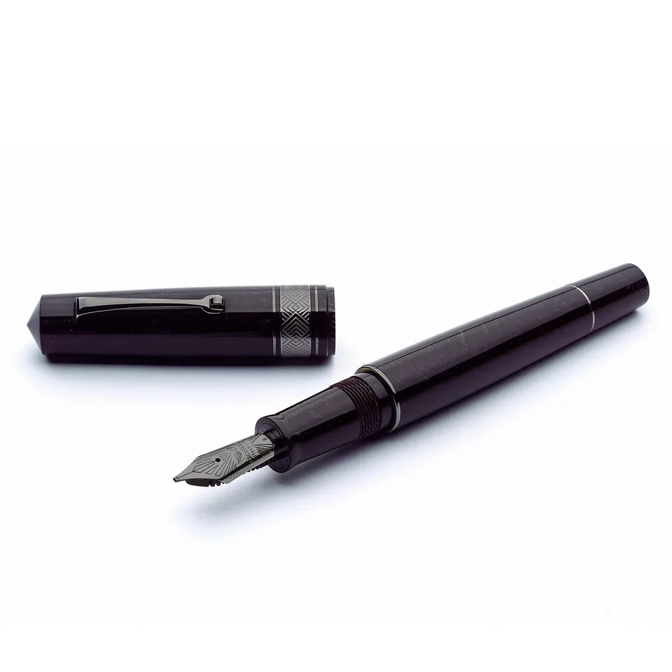 leonardo-officina-italiana-momento-zero-grande-mzg-celluloide-viola-scuro-finitu image 1