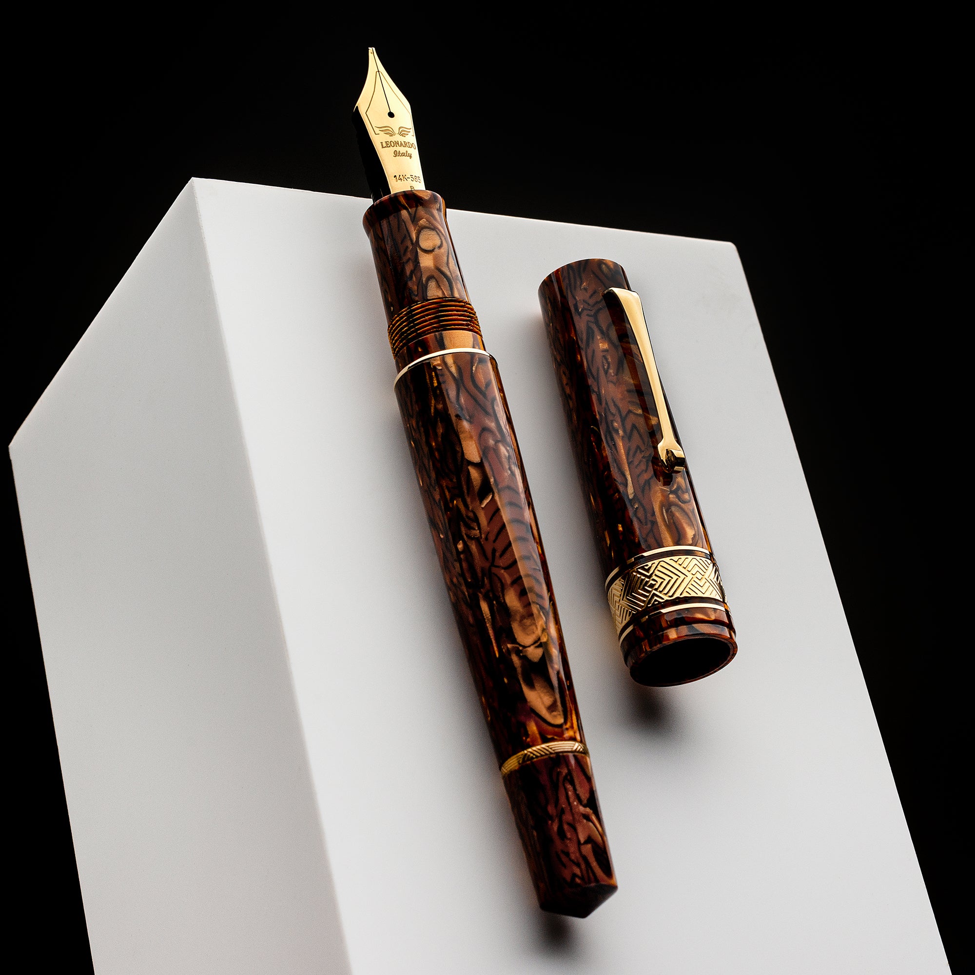 leonardo-officina-italiana-momento-zero-grande-stilografica-celluloide-marrone-p image 2