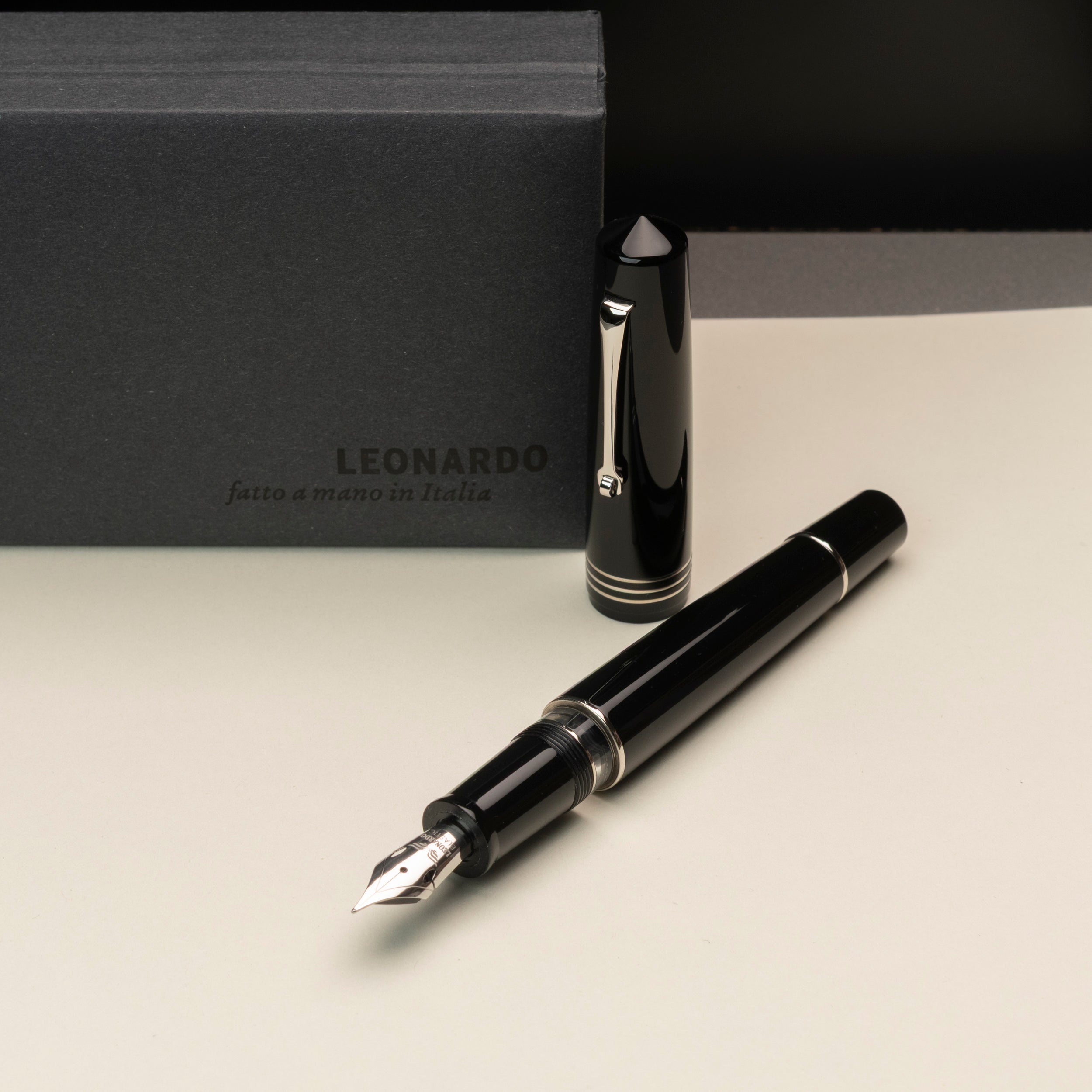 leonardo-officina-italiana-momento-zero-grande-2-0-la-fenice-stilografica-pennin image 4