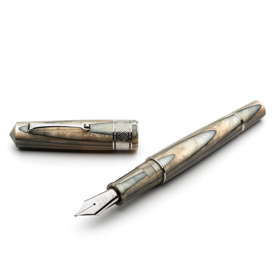 leonardo-officina-italiana-momento-zero-grande-nocciola-cuspide-edizione-limitat image 1