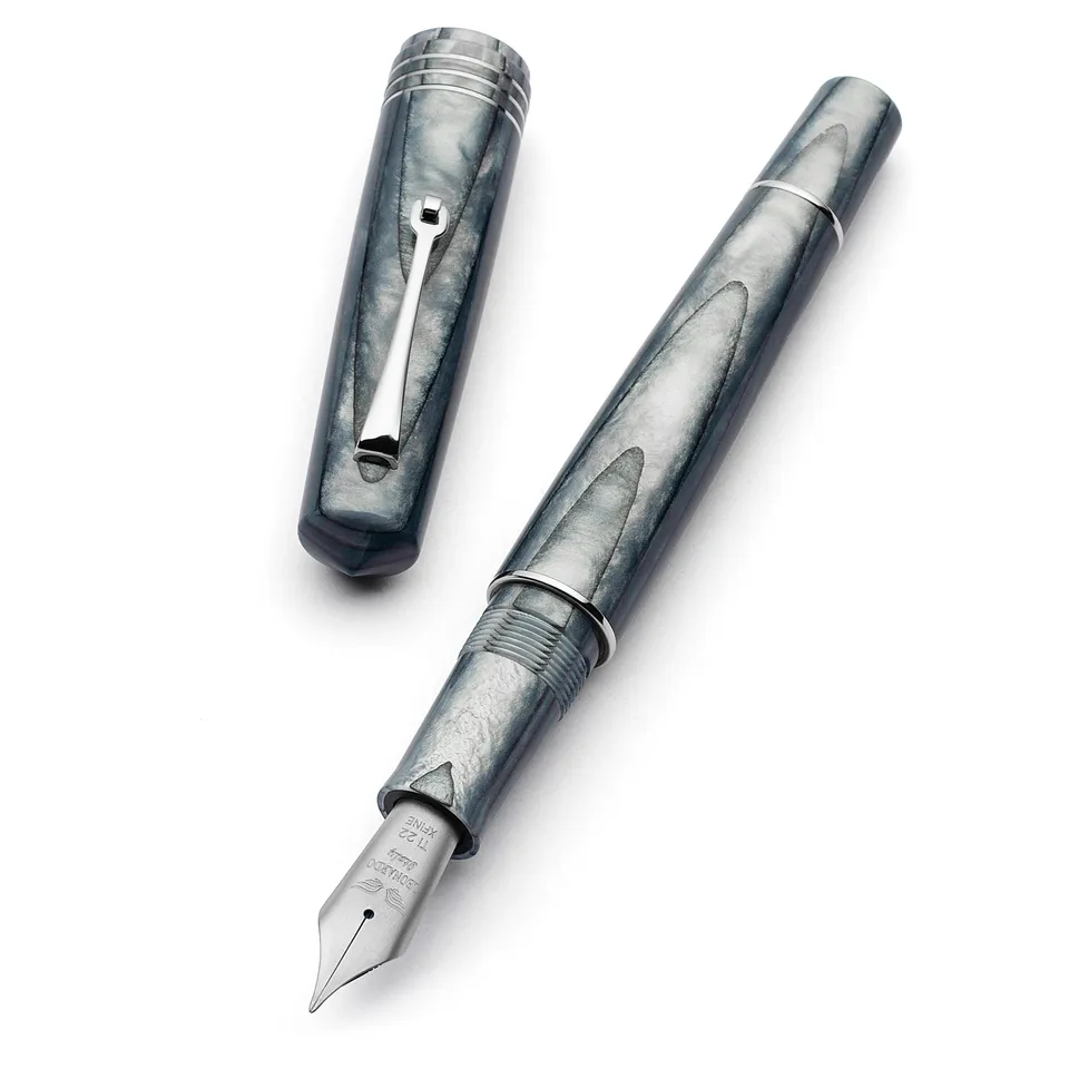 leonardo-officina-italiana-momento-zero-grande-penna-stilografica-mzg-grigio-min image 1