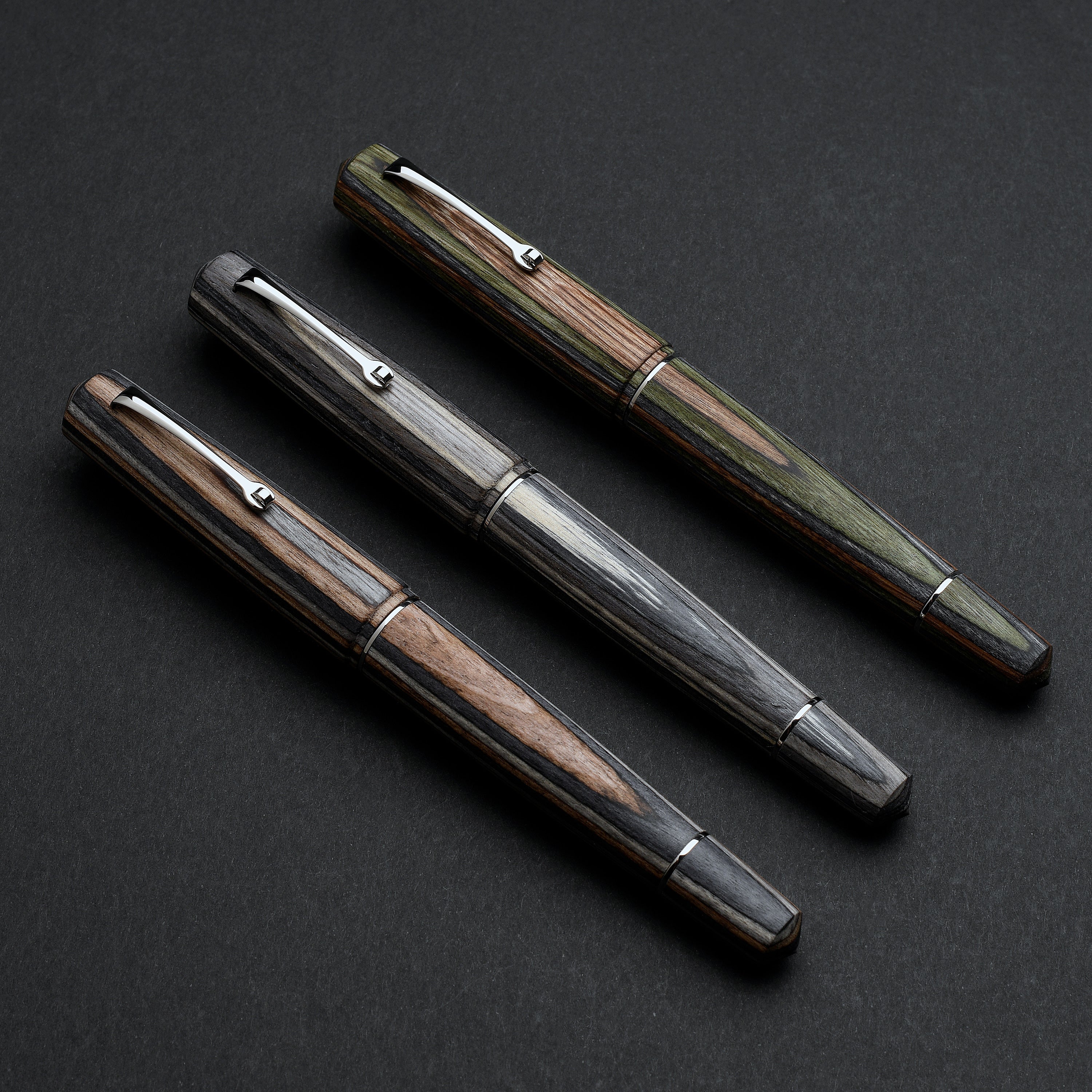 leonardo-officina-italiana-momento-zero-grande-minimalist-nut-stilografica-in-le image 5
