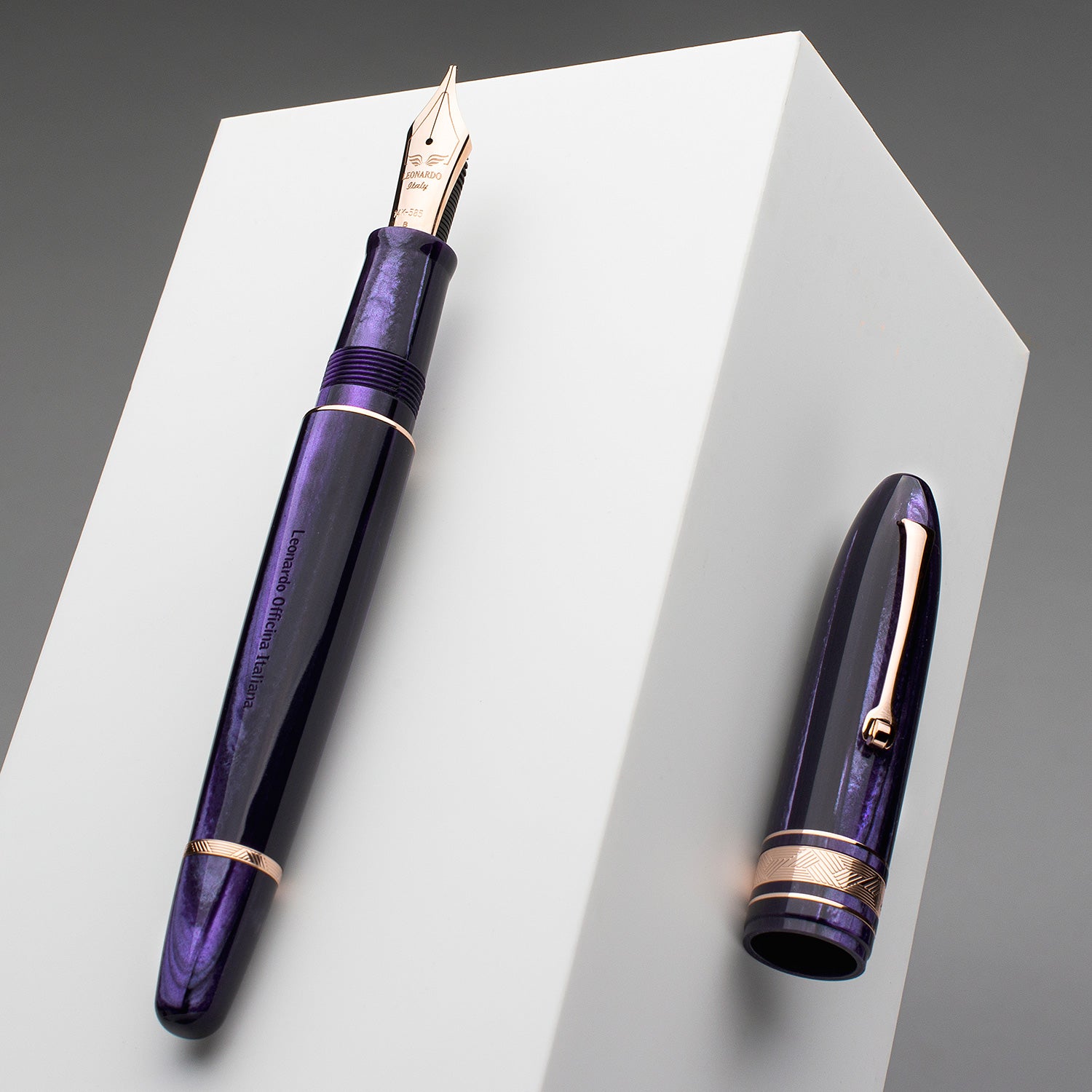 leonardo-officina-italiana-momento-zero-viola-celluloide-oro-rosa-penna-stilogra image 3
